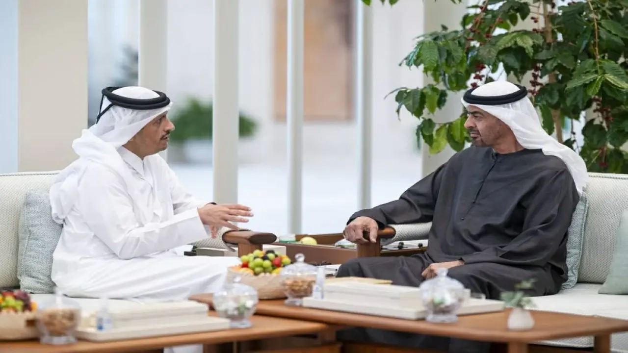 محمد بن زايد ورئيس الوزراء القطري يبحثان مستجدات الأوضاع في المنطقة العربية